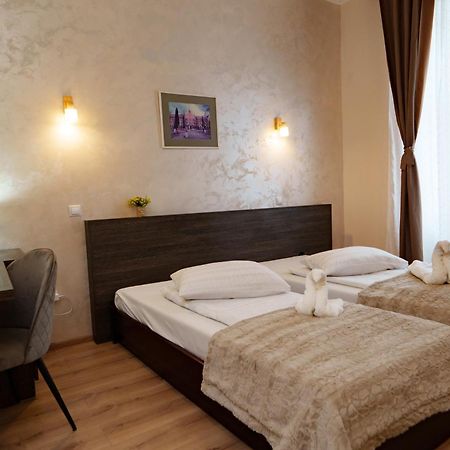 Hotel Rubin*** Георгени Екстериор снимка