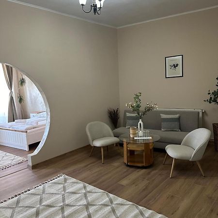 Hotel Rubin*** Георгени Екстериор снимка