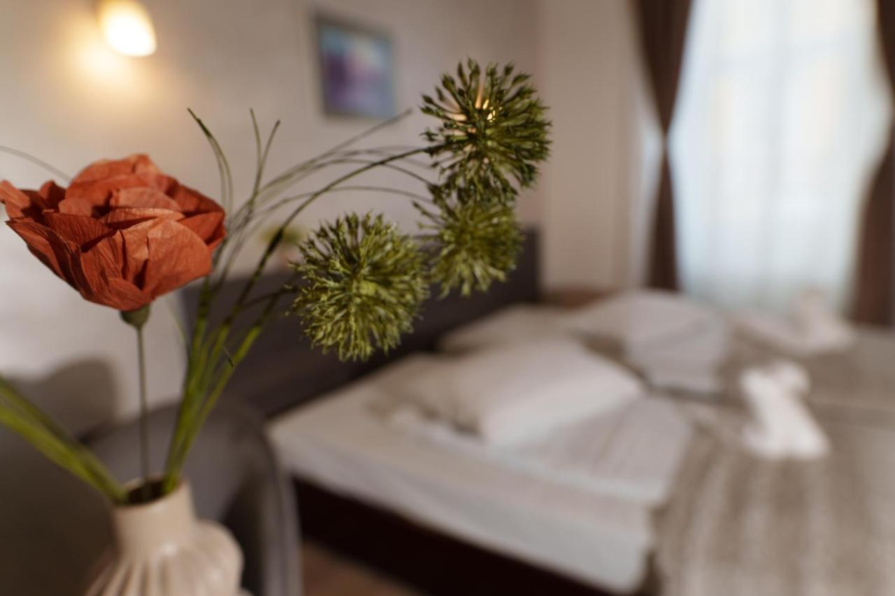 Hotel Rubin*** Георгени Екстериор снимка