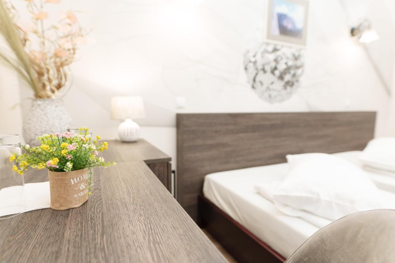 Hotel Rubin*** Георгени Екстериор снимка