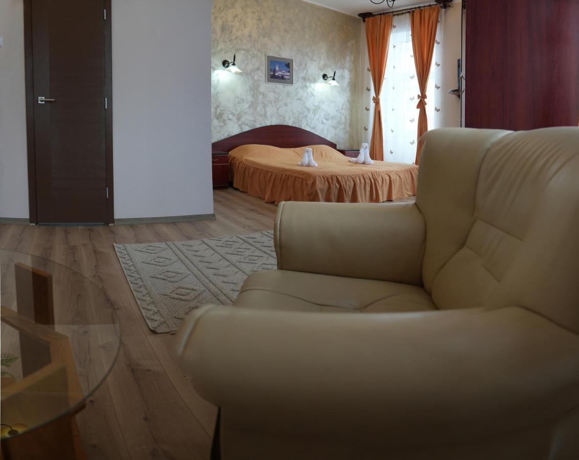 Hotel Rubin*** Георгени Екстериор снимка