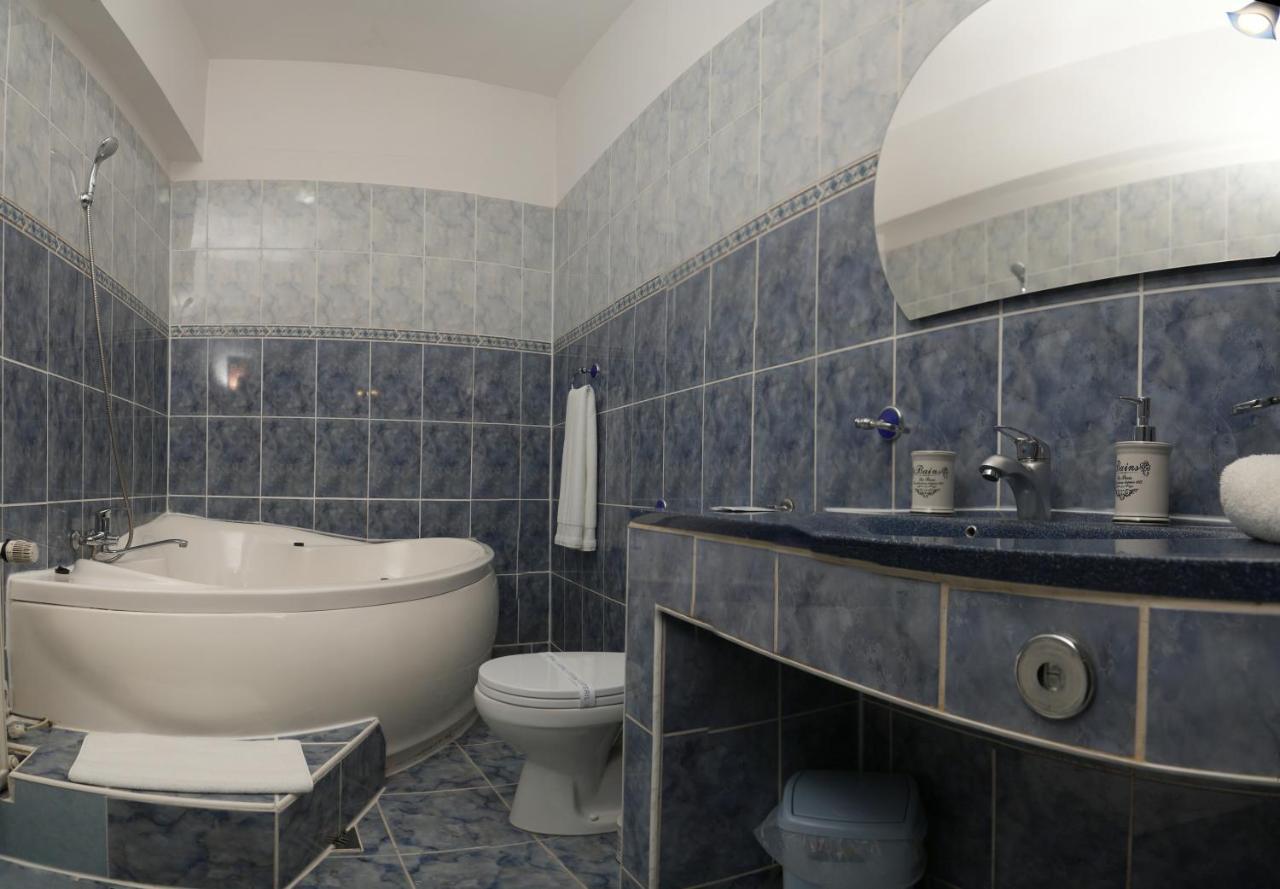 Hotel Rubin*** Георгени Екстериор снимка