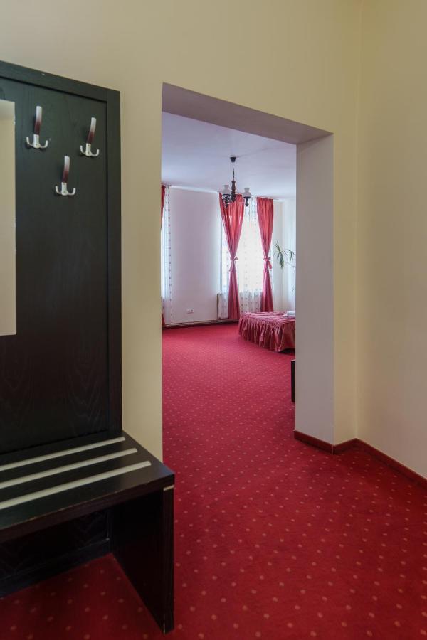 Hotel Rubin*** Георгени Екстериор снимка