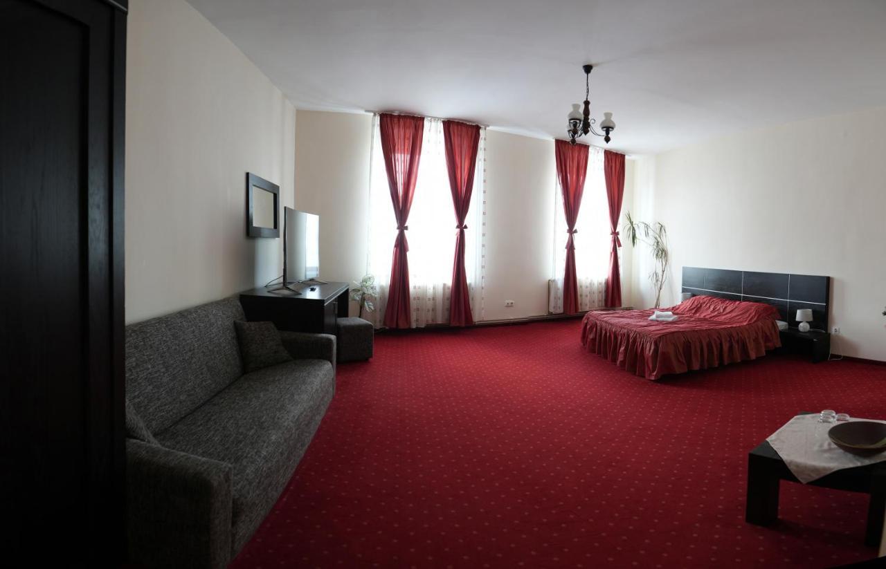 Hotel Rubin*** Георгени Екстериор снимка