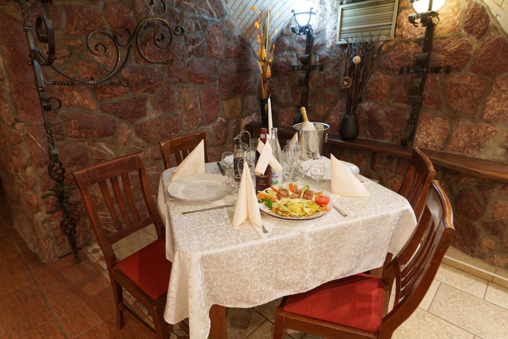 Hotel Rubin*** Георгени Екстериор снимка