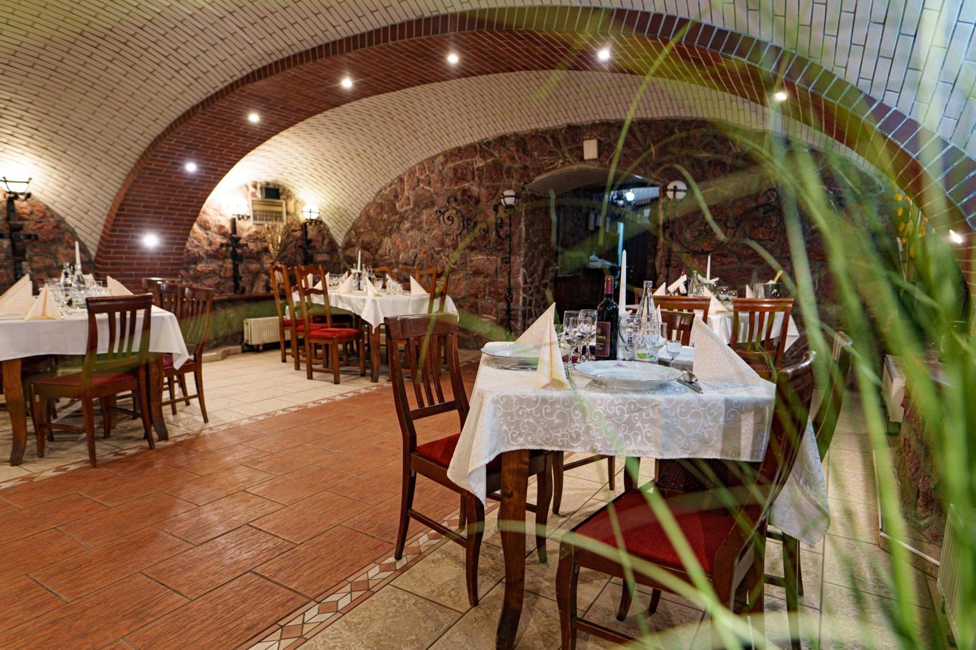 Hotel Rubin*** Георгени Екстериор снимка