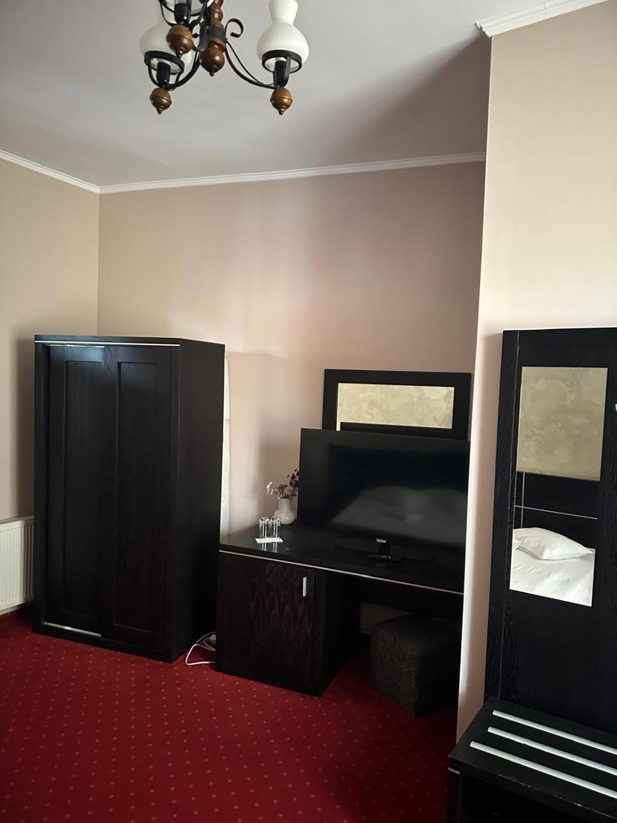 Hotel Rubin*** Георгени Екстериор снимка