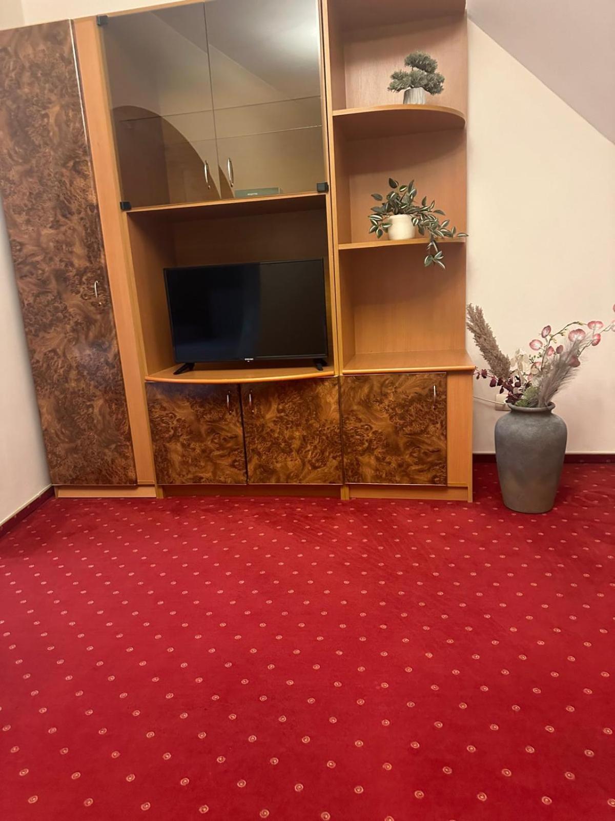 Hotel Rubin*** Георгени Екстериор снимка
